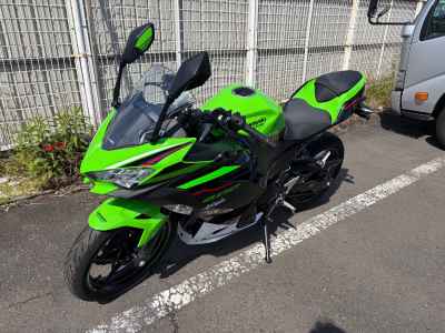 Kawasaki Ninja 400 KRT Edition 2022