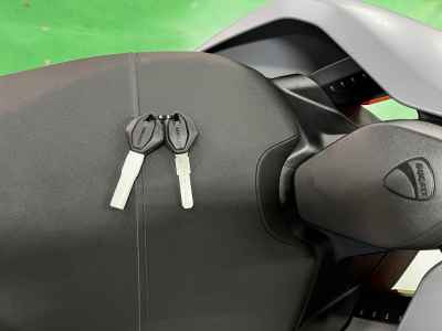 Ducati Streetfighter V4S 2024