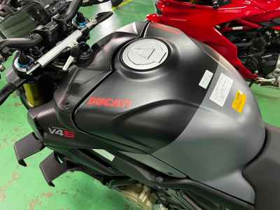 Ducati Streetfighter V4S 2024
