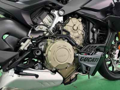 Ducati Streetfighter V4S 2024