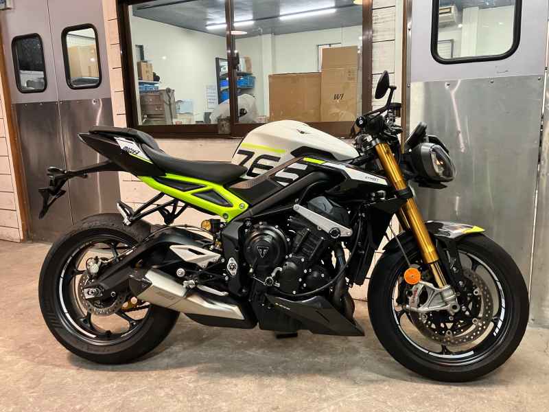 Triumph Street Triple 2023