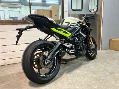 Triumph Street Triple 2023