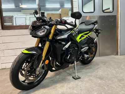 Triumph Street Triple 2023