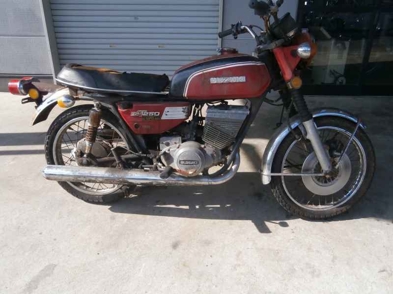 Suzuki GT250