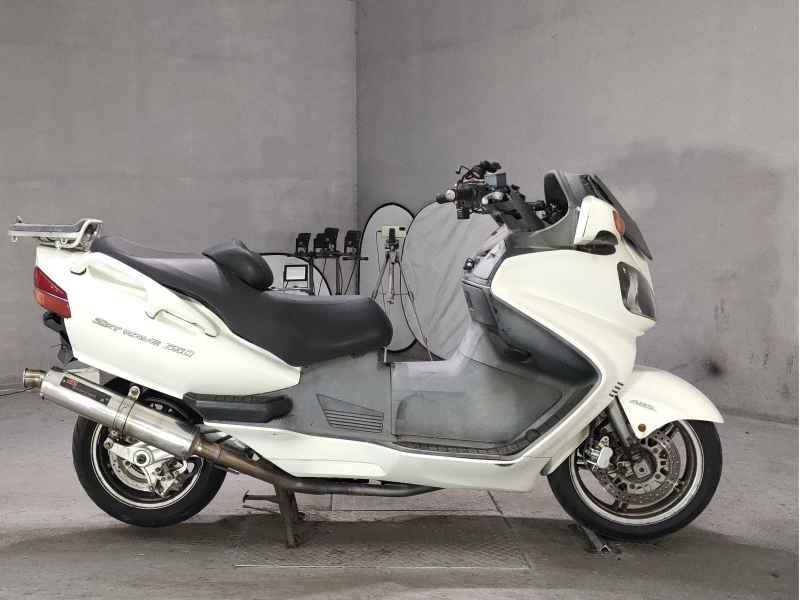 Suzuki Skywave 650LX