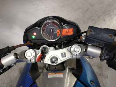 Suzuki GSR250