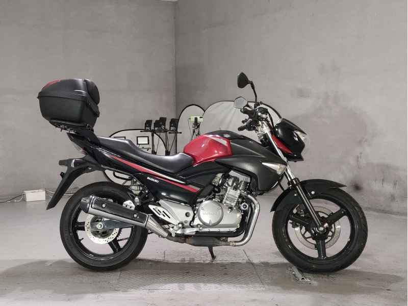 Suzuki GSR250
