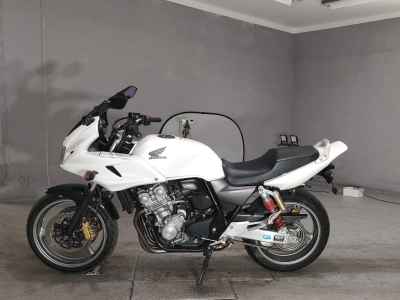 Honda CB400 Super Boldor 2009
