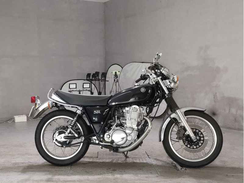 Yamaha SR400 2021