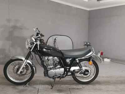 Yamaha SR400 2021