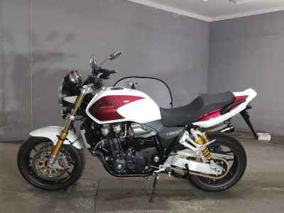 Honda CB1300SF 2025
