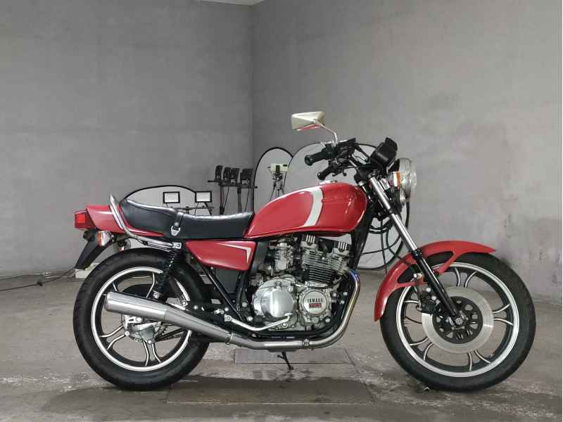 Yamaha XJ550 2022