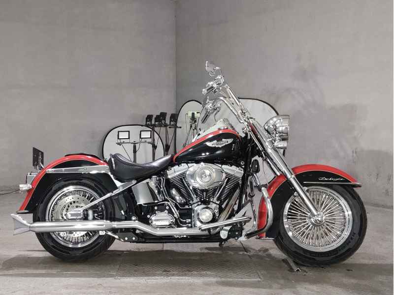 Harley-Davidson Deluxe FLSTN1580 2010