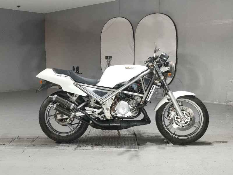Yamaha YZF-R1