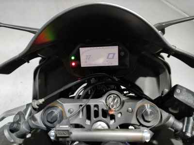 Yamaha YZFR25