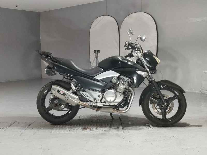 Suzuki GSR250