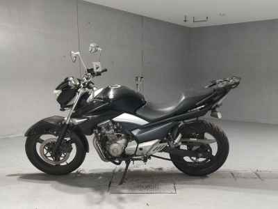 Suzuki GSR250