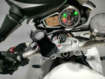 Triumph Street Triple R 2011