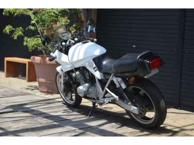 Suzuki GSX250S Katana