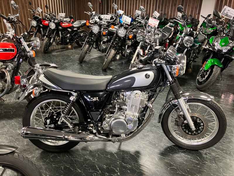 Yamaha SR400 2021