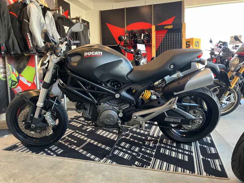Ducati Monster 696 2013