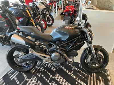Ducati Monster 696 2013