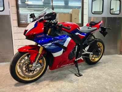 Honda CBR1000RR-R FB SP 2023