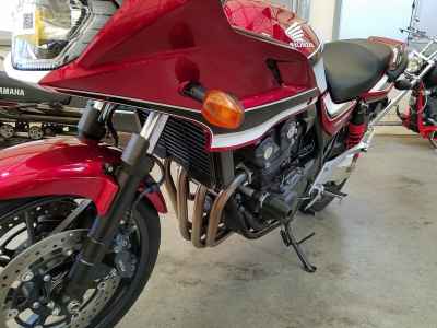 Honda CB400 Super Boldor 2021