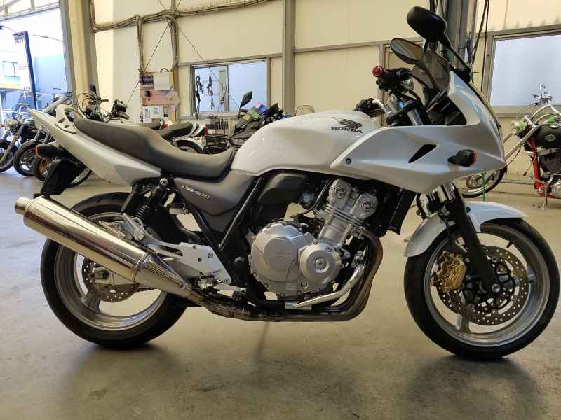 Honda CB400 Super Boldor 2010