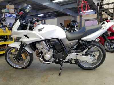 Honda CB400 Super Boldor 2010