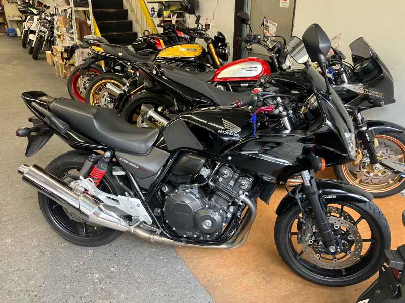 Honda CB400 Super Boldor 2019