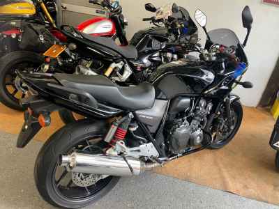 Honda CB400 Super Boldor 2019