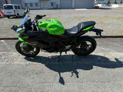 Kawasaki Ninja 650 KRT Edition 2022