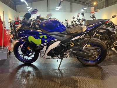 Yamaha YZF-R25 2016