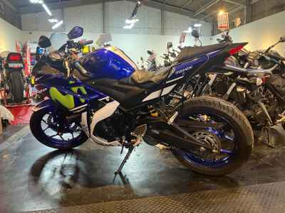 Yamaha YZF-R25 2016