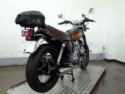 Yamaha SR400 2019