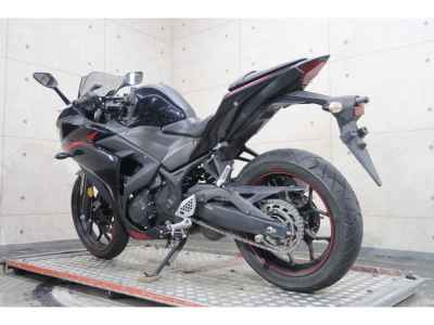 Yamaha YZF-R25 2015