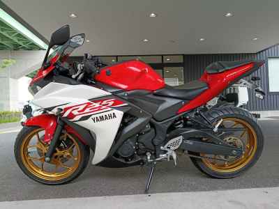 Yamaha YZF-R25 2015