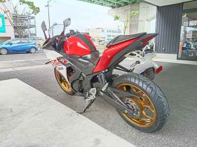 Yamaha YZF-R25 2015