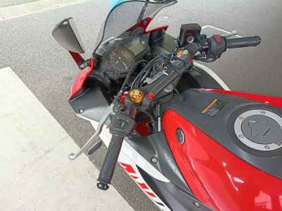 Yamaha YZF-R25 2015