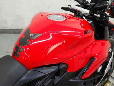 Ducati Streetfighter V2 2023