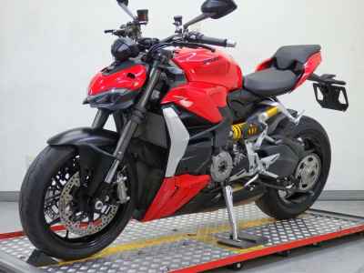 Ducati Streetfighter V2 2023
