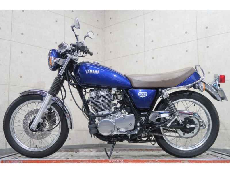 Yamaha SR400 2021