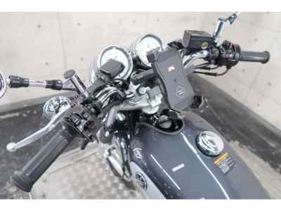 Yamaha SR400 2022