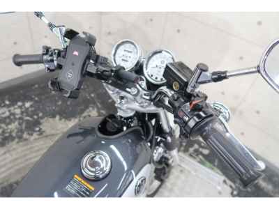 Yamaha SR400 2022