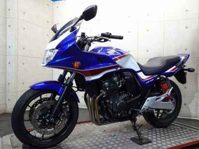 Honda CB400 Super Boldor 2024