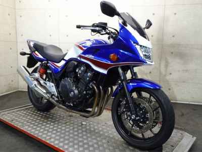 Honda CB400 Super Boldor 2024