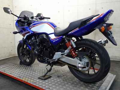 Honda CB400 Super Boldor 2024