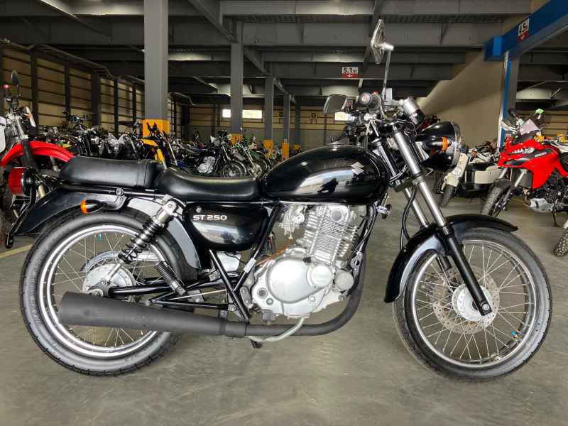 Suzuki ST250E