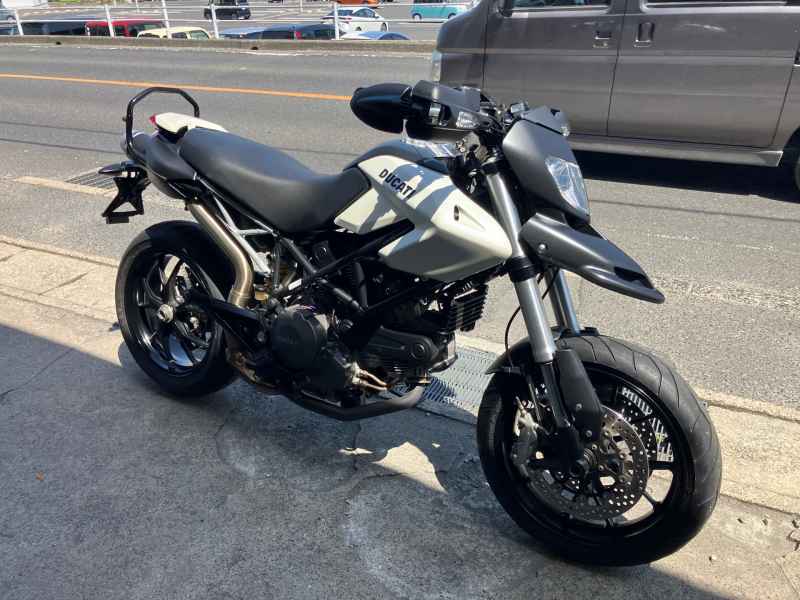 Ducati Hypermotard 796 2011